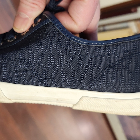M Kors size 9 logo print navy sneakers - Picture 3 of 5